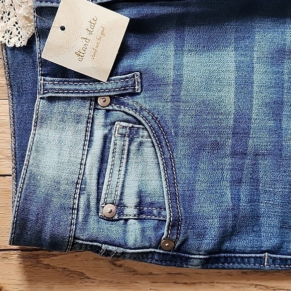 NWT Altar'd State The Spice Skinny Jean Sz 7/28 - Picture 2 of 4